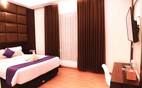 Grand Sahman Hotel  3*