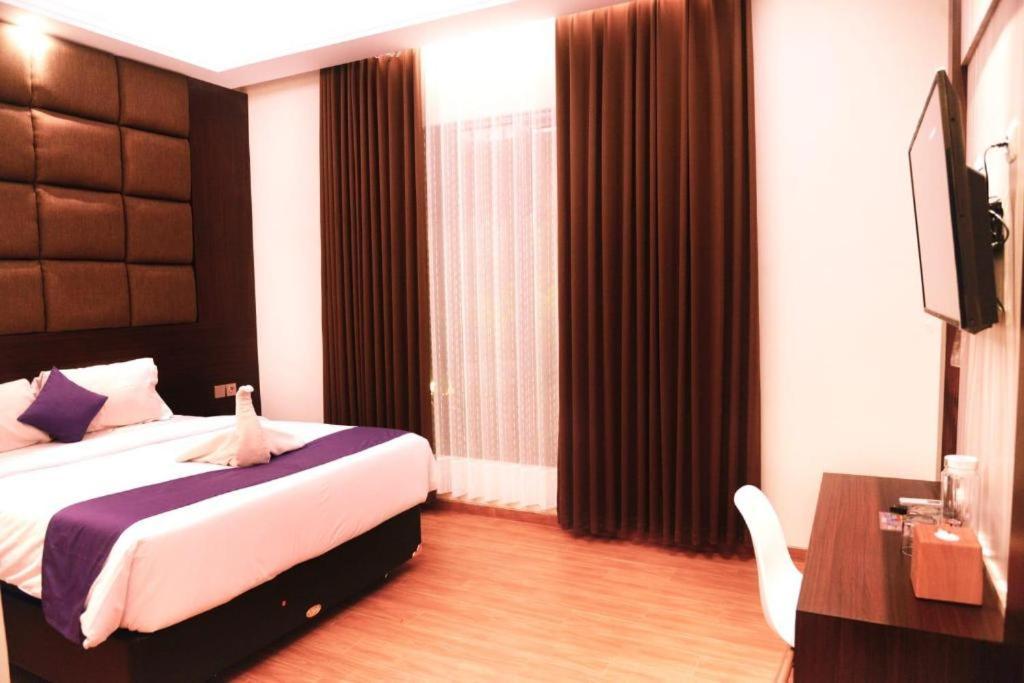 Grand Sahman Hotel Surakarta  Bagian luar foto